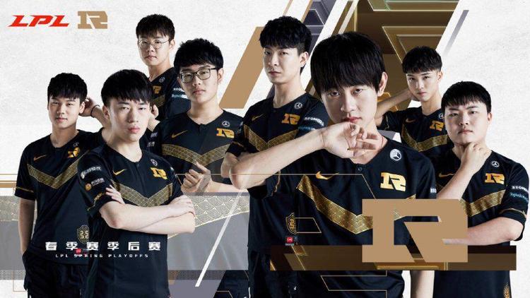 在争冠长跑 在争冠长跑