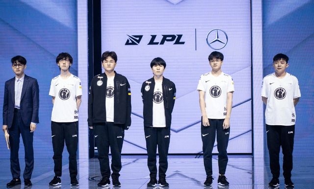 推进到前场 推进到前场